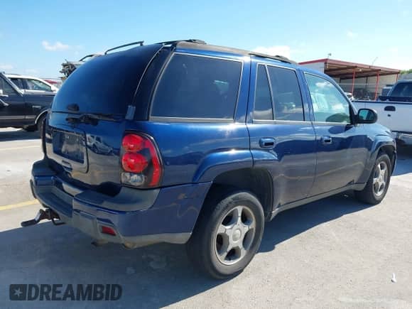 2004 Chevrolet TrailBlazer LS with VIN 1GNDT13S342295284, listed as a IAAI auction lot 42576553 with 160,262 mi miles and . Bid and sale history available at DreamBid. Image 4.