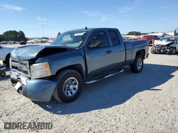 2010 Chevrolet Silverado 1500 LS z VIN 1GCSCREAXAZ224413, wystawiony jako Copart lot #77963294 z przebiegiem 273 433 mil mil oraz Szkoda całkowita • Salvage title. Historia ofert i sprzedaży dostępna na DreamBid. Obrazek 1.