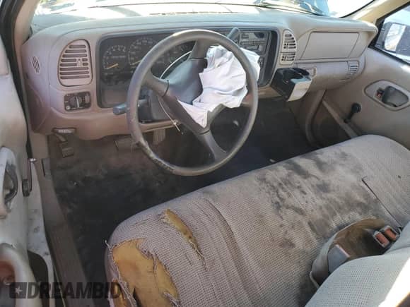 1998 GMC Sierra 1500 z VIN 1GTEC14W2WZ523039, wystawiony jako Copart lot #79906003 z przebiegiem 427 209 mil mil oraz Szkoda całkowita • Salvage title. Historia ofert i sprzedaży dostępna na DreamBid. Obrazek 8.