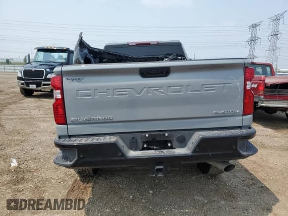 2024 Chevrolet Silverado 2500HD Custom с VIN 2GC4YME73R1271272, выставлен на аукционе Copart как лот 66912935 с пробегом 14 841 миль миль и Списание • Salvage title. История ставок и продаж доступна на DreamBid. Изображение 6.