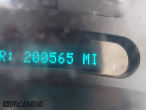 2005 Chevrolet Suburban Z71 с VIN 3GNFK16Z75G295768, выставлен на аукционе IAAI как лот 42040602 с пробегом 200 565 миль миль и . История ставок и продаж доступна на DreamBid. Изображение 15.