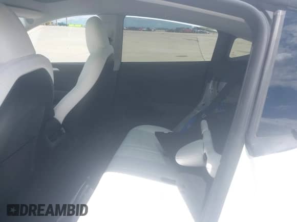 2023 Tesla Model Y Long Range с VIN 7SAYGDEE3PA131154, выставлен на аукционе IAAI как лот 43296131 с пробегом 26 783 миль миль и . История ставок и продаж доступна на DreamBid. Изображение 8.