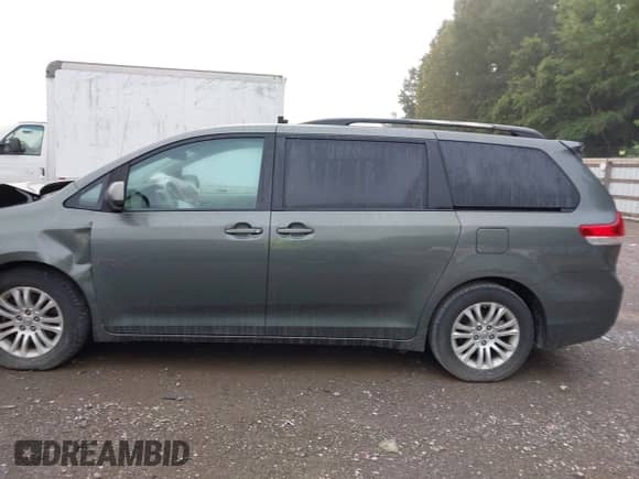 2013 Toyota Sienna XLE AAS with VIN 5TDYK3DC1DS292246, listed as a IAAI auction lot 42874453 with 160,614 mi miles and . Bid and sale history available at DreamBid. Image 14.