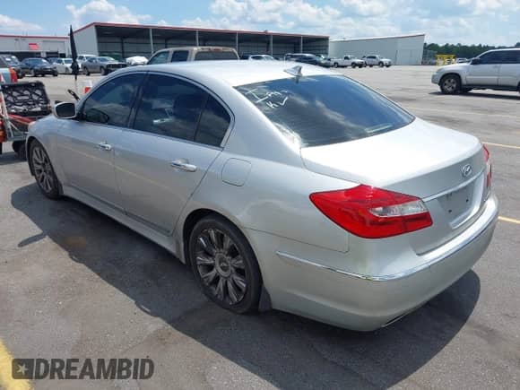 2012 Hyundai Genesis 4.6L с VIN KMHGC4DF0CU206780, выставлен на аукционе IAAI как лот 42646622 с пробегом 150 637 миль миль и . История ставок и продаж доступна на DreamBid. Изображение 3.