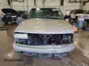 2002 Chevrolet S-10 z VIN 1GCCS145528162388, wystawiony jako Copart lot #86320935 z przebiegiem 162 776 mil mil oraz Czysty tytuł • Clean title. Historia ofert i sprzedaży dostępna na DreamBid. Obrazek 5.