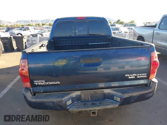 2007 Toyota Tacoma PreRunner z VIN 5TEKU72N37Z438357, wystawiony jako IAAI lot #43549022 z przebiegiem 185 868 mil mil oraz . Historia ofert i sprzedaży dostępna na DreamBid. Obrazek 17.