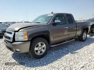 2011 Chevrolet Silverado 1500 LTZ with VIN 1GCRKTE37BZ312806, listed as a Copart auction lot 42617685 with 183,134 mi miles and Salvage title. Bid and sale history available at DreamBid. Image 1.