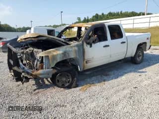 2007 Chevrolet Silverado 2500HD 1LT z VIN 1GCHK23607F504063, wystawiony jako Copart lot #80144545 z przebiegiem Nie podano mil oraz Szkoda całkowita • Salvage title. Historia ofert i sprzedaży dostępna na DreamBid. Obrazek 1.