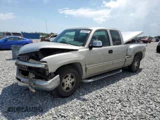 2000 Chevrolet Silverado 1500 LS with VIN 2GCEC19V4Y1196686, listed as a Copart auction lot 66922955 with 320,852 mi miles and Salvage title. Bid and sale history available at DreamBid. Image 1.