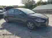 2017 Hyundai Elantra Value Edition z VIN KMHD84LF2HU156199, wystawiony jako Copart lot #71213985 z przebiegiem 123 059 mil mil oraz Szkoda całkowita • Salvage title. Historia ofert i sprzedaży dostępna na DreamBid. Obrazek 4.