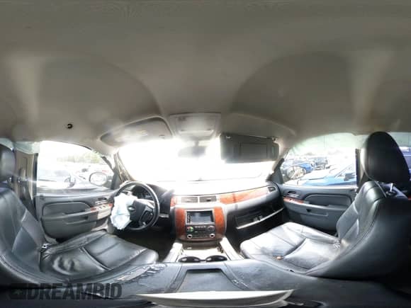 2010 Chevrolet Suburban LT z VIN 1GNUCJE06AR138587, wystawiony jako IAAI lot #42145484 z przebiegiem 283 318 mil mil oraz . Historia ofert i sprzedaży dostępna na DreamBid. Obrazek 17.