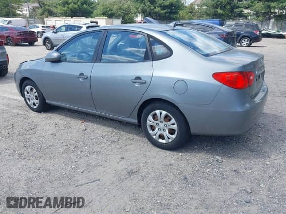 2010 Hyundai Elantra SE z VIN KMHDU4AD4AU144493, wystawiony jako IAAI lot #43142114 z przebiegiem 124 807 mil mil oraz . Historia ofert i sprzedaży dostępna na DreamBid. Obrazek 3.