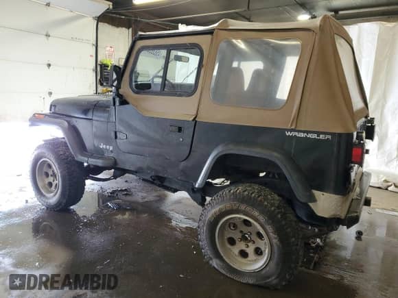 1992 Jeep Wrangler с VIN 2J4FY19P5NJ545108, выставлен на аукционе Copart как лот 45839955 с пробегом 122 971 миль миль и Чистый • Clean title. История ставок и продаж доступна на DreamBid. Изображение 2.