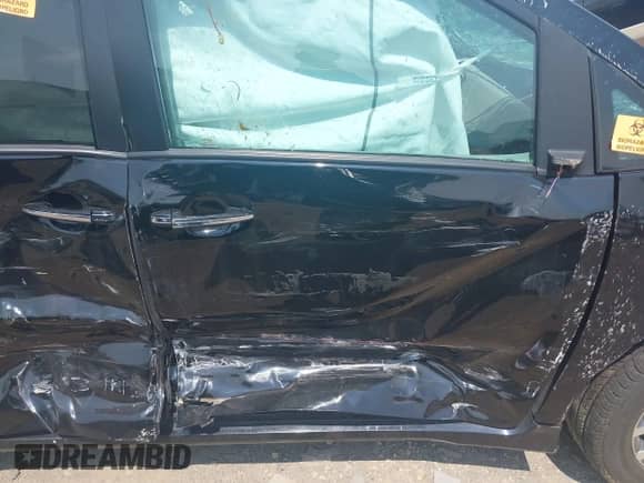 2019 Toyota Sienna XLE Auto Access Seat with VIN 5TDYZ3DC2KS994889, listed as a IAAI auction lot 42839836 with 172,765 mi miles and . Bid and sale history available at DreamBid. Image 5.