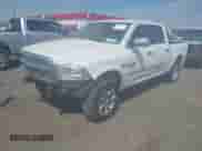 2016 Ram 1500 Laramie z VIN 1C6RR7NM8GS132687, wystawiony jako IAAI lot #41907956 z przebiegiem 128 701 mil mil oraz . Historia ofert i sprzedaży dostępna na DreamBid. Obrazek 19.