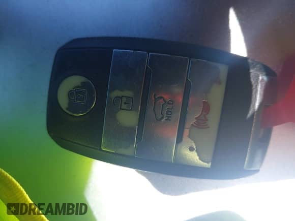 2016 Kia Sorento SX с VIN 5XYPK4A52GG081811, выставлен на аукционе IAAI как лот 42270011 с пробегом 176 149 миль миль и . История ставок и продаж доступна на DreamBid. Изображение 11.