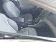 2015 Hyundai Sonata z VIN KMHEC4A43FA135221, wystawiony jako IAAI lot #42962040 z przebiegiem 106 034 mil mil oraz . Historia ofert i sprzedaży dostępna na DreamBid. Obrazek 5.