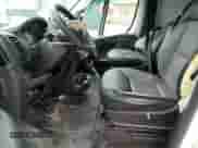 2023 Ram ProMaster Cargo z VIN 3C6LRVBG3PE552692, wystawiony jako Copart lot #49185205 z przebiegiem 17 952 mil mil oraz Szkoda całkowita • Salvage title. Historia ofert i sprzedaży dostępna na DreamBid. Obrazek 7.