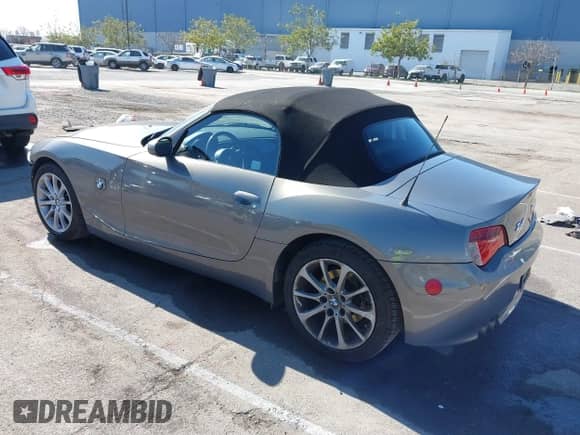 2007 BMW Z4 3.0i с VIN 4USBU33567LW70595, выставлен на аукционе IAAI как лот 41680666 с пробегом 89 840 миль миль и . История ставок и продаж доступна на DreamBid. Изображение 3.