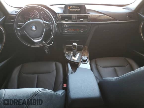 2015 BMW 3 Series 328i с VIN WBA3A5G5XFNS90796, выставлен на аукционе Copart как лот 70731265 с пробегом 115 132 миль миль и Списание • Salvage title. История ставок и продаж доступна на DreamBid. Изображение 8.