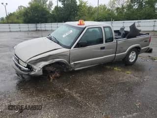 2001 Chevrolet S-10 LS с VIN 1GCDT19W018222725, выставлен на аукционе Copart как лот 71814634 с пробегом 152 934 миль миль и Списание • Salvage title. История ставок и продаж доступна на DreamBid. Изображение 1.