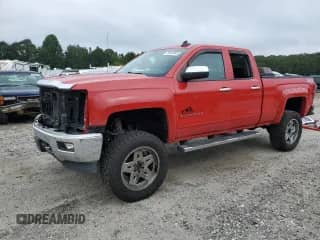 2015 Chevrolet Silverado 1500 LT z VIN 1GCVKREC7FZ160579, wystawiony jako Copart lot #70037045 z przebiegiem 98 264 mil mil oraz Szkoda całkowita • Salvage title. Historia ofert i sprzedaży dostępna na DreamBid. Obrazek 1.