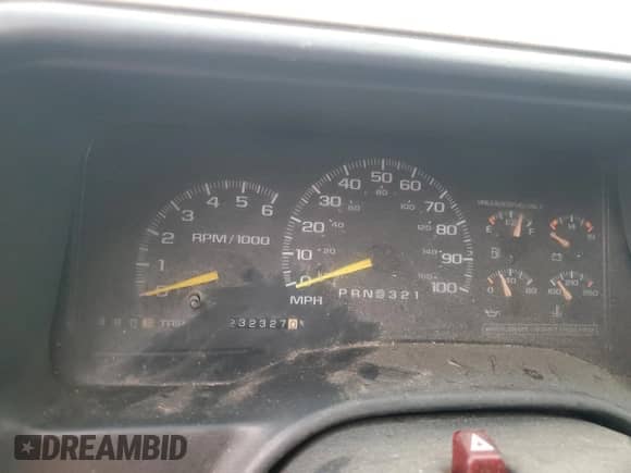 1997 Chevrolet Silverado 1500 with VIN 1GCEC19W1VE157394, listed as a Copart auction lot 44196375 with 232,327 mi miles and Salvage title. Bid and sale history available at DreamBid. Image 9.
