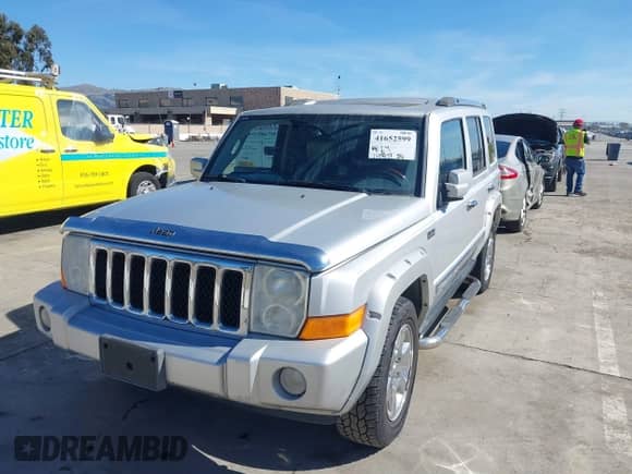 2008 Jeep Commander Overland с VIN 1J8HH68298C145917, выставлен на аукционе IAAI как лот 41652599 с пробегом 144 977 миль миль и . История ставок и продаж доступна на DreamBid. Изображение 6.