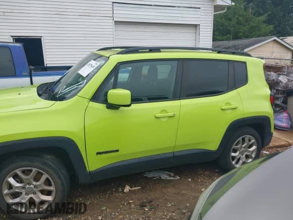 2018 Jeep Renegade Latitude with VIN ZACCJABB5JPH83309, listed as a IAAI auction lot 42875630 with 183,251 mi miles and . Bid and sale history available at DreamBid. Image 15.
