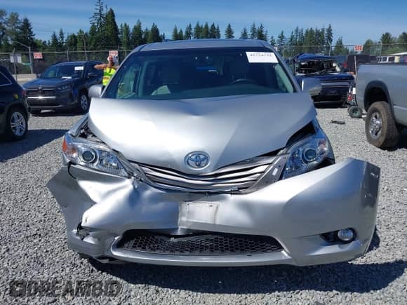2015 Toyota Sienna Limited with VIN 5TDDK3DC5FS126524, listed as a IAAI auction lot 42724732 with 98,946 mi miles and . Bid and sale history available at DreamBid. Image 13.