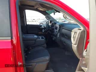 2020 Chevrolet Silverado 1500 LT z VIN 3GCPWCEDXLG325281, wystawiony jako IAAI lot #43081140 z przebiegiem 7 780 mil mil oraz . Historia ofert i sprzedaży dostępna na DreamBid. Obrazek 5.