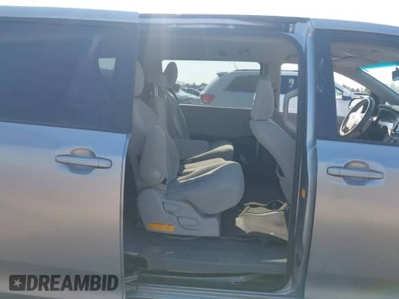 2012 Toyota Sienna с VIN 5TDKA3DC0CS015689, выставлен на аукционе IAAI как лот 43006360 с пробегом 185 607 миль миль и . История ставок и продаж доступна на DreamBid. Изображение 8.