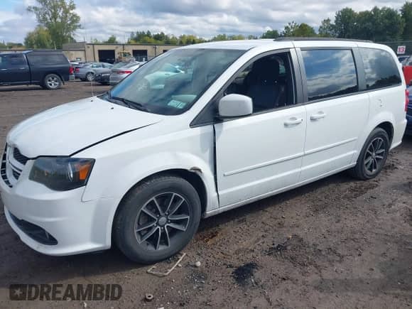 2016 Dodge Grand Caravan R/T with VIN 2C4RDGEG8GR384572, listed as a IAAI auction lot 43291413 with 177,376 mi miles and . Bid and sale history available at DreamBid. Image 2.