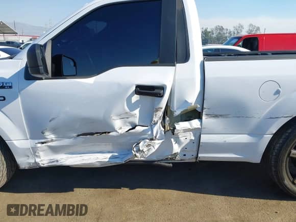 2019 Ford F-150 XL с VIN 1FTMF1C55KKF28511, выставлен на аукционе IAAI как лот 41255476 с пробегом 26 638 миль миль и . История ставок и продаж доступна на DreamBid. Изображение 6.