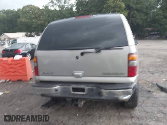 2002 Chevrolet Tahoe LT с VIN 1GNEC13Z62J233110, выставлен на аукционе IAAI как лот 42460607 с пробегом 329 196 миль миль и . История ставок и продаж доступна на DreamBid. Изображение 16.