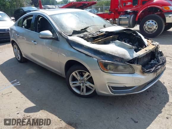 2015 Volvo S60 T5 Premier с VIN YV1612TK6F2332564, выставлен на аукционе IAAI как лот 42739872 с пробегом Не указан миль и . История ставок и продаж доступна на DreamBid. Изображение 1.