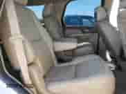 2014 Chevrolet Tahoe LT z VIN 1GNSKBE05ER156150, wystawiony jako Copart lot #57156015 z przebiegiem 138 147 mil mil oraz Szkoda całkowita • Salvage title. Historia ofert i sprzedaży dostępna na DreamBid. Obrazek 11.