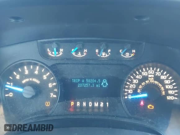 2013 Ford F-150 XL z VIN 1FTFX1CF8DKF43652, wystawiony jako IAAI lot #43358811 z przebiegiem 207 257 mil mil oraz . Historia ofert i sprzedaży dostępna na DreamBid. Obrazek 7.