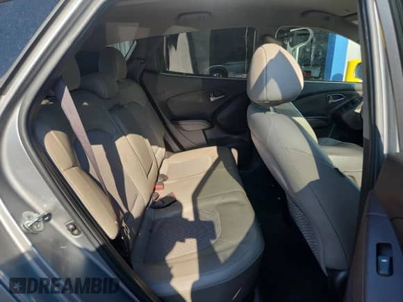 2015 Hyundai Tucson SE с VIN KM8JUCAG5FU998326, выставлен на аукционе Copart как лот 68310135 с пробегом 88 141 миль миль и Чистый • Clean title. История ставок и продаж доступна на DreamBid. Изображение 10.