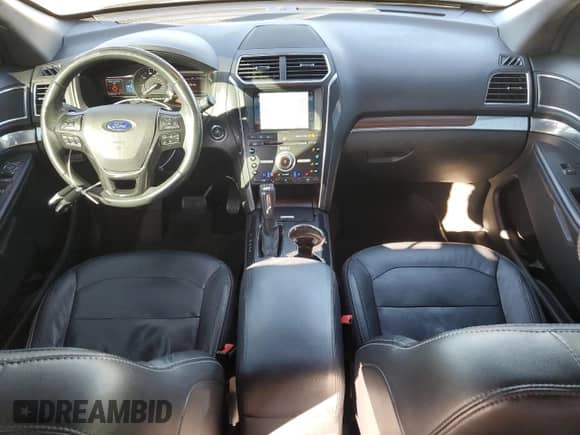 2017 Ford Explorer Limited z VIN 1FM5K8F84HGE26512, wystawiony jako Copart lot #61499195 z przebiegiem 101 042 mil mil oraz Czysty tytuł • Clean title. Historia ofert i sprzedaży dostępna na DreamBid. Obrazek 8.