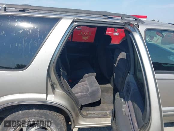 2001 Chevrolet Blazer LT with VIN 1GNDT13W61K195968, listed as a IAAI auction lot 42969298 with 162,344 mi miles and . Bid and sale history available at DreamBid. Image 8.