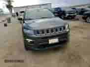 2019 Jeep Compass Latitude z VIN 3C4NJCBB1KT658449, wystawiony jako Copart lot #67523185 z przebiegiem 97 457 mil mil oraz Czysty tytuł • Clean title. Historia ofert i sprzedaży dostępna na DreamBid. Obrazek 14.