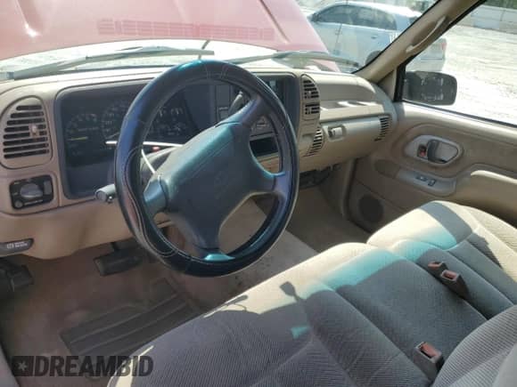 1996 Chevrolet Silverado 1500 with VIN 2GCEC19R7T1126417, listed as a Copart auction lot 67292645 with 310,656 mi miles and Salvage title. Bid and sale history available at DreamBid. Image 8.