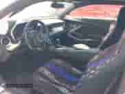 2018 Chevrolet Camaro 1LS z VIN 1G1FA1RX1J0183352, wystawiony jako IAAI lot #42500318 z przebiegiem 105 151 mil mil oraz . Historia ofert i sprzedaży dostępna na DreamBid. Obrazek 5.