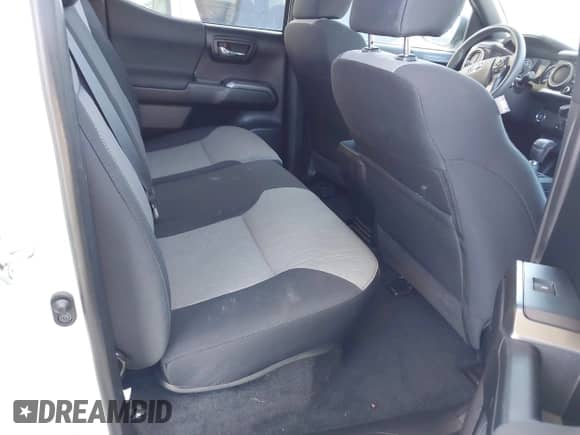 2021 Toyota Tacoma SR5 с VIN 5TFAZ5CN7MX112757, выставлен на аукционе IAAI как лот 42517988 с пробегом 39 885 миль миль и . История ставок и продаж доступна на DreamBid. Изображение 8.