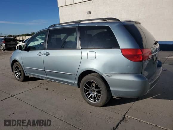 2005 Toyota Sienna LE with VIN 5TDBA23C65S039431, listed as a Copart auction lot 72048745 with 275,637 mi miles and Salvage title. Bid and sale history available at DreamBid. Image 2.