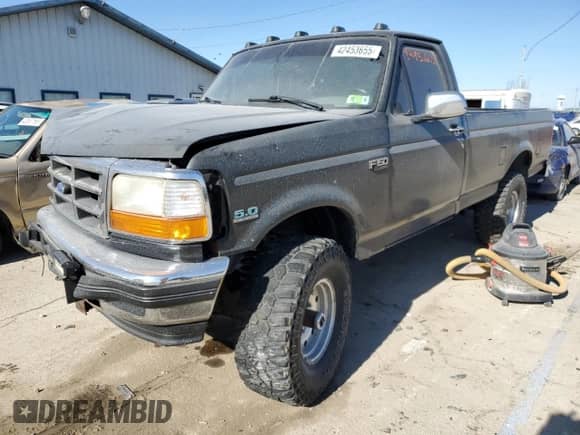 1996 Ford F-150 с VIN 1FTEF14N6TLA81962, выставлен на аукционе Copart как лот 42453655 с пробегом 260 127 миль миль и Списание • Salvage title. История ставок и продаж доступна на DreamBid. Изображение 1.