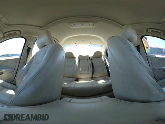 2015 Volvo S60 T5 Premier с VIN YV1612TK5F1340600, выставлен на аукционе IAAI как лот 42608394 с пробегом 123 613 миль миль и . История ставок и продаж доступна на DreamBid. Изображение 20.