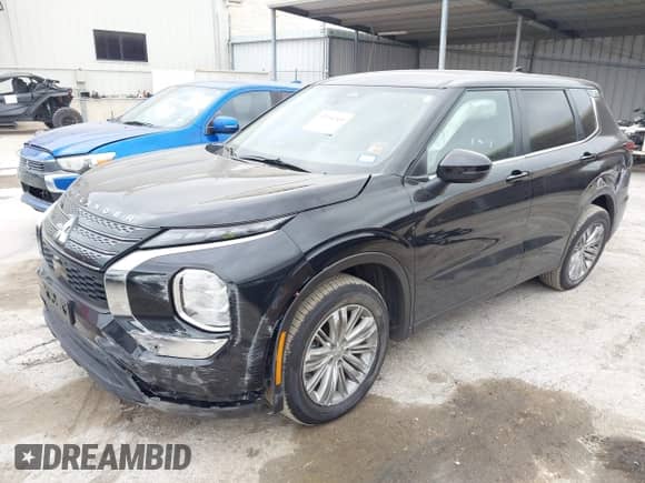 2024 Mitsubishi Outlander ES with VIN JA4J3UA87RZ073473, listed as a IAAI auction lot 42146365 with 8,600 mi miles and . Bid and sale history available at DreamBid. Image 2.