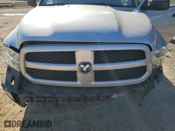 2019 Ram 1500 Express z VIN 3C6JR6AGXKG507499, wystawiony jako Copart lot #42362855 z przebiegiem 102 197 mil mil oraz Szkoda całkowita • Salvage title. Historia ofert i sprzedaży dostępna na DreamBid. Obrazek 13.